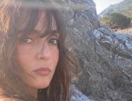 ambra angiolini sexy bikini fisico seno capelli