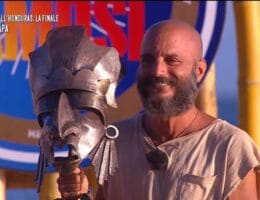 Nicolas Vaporidis cambio look dopo Isola dei Famosi barba