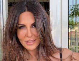 sabrina ferilli manicure chic smalto nude