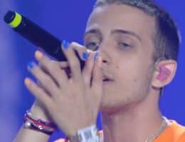 sangiovanni cambio look capelli cuore biondo tim summer hits