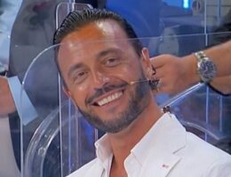 armando incarnato nuovo look capelli prima di ued