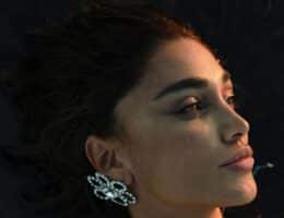 Belen Rodriguez bikini nuovo look capelli lunghissimi