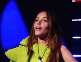 Delia Duran nuovo look capelli soleil sorge