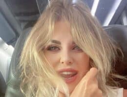 alba parietti al naturale selfie senza trucco età