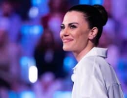 bianca guaccero nuovo look capelli taglio colore frangia