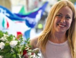 Giorgia Meloni nuovo look capelli taglio antonio pruno