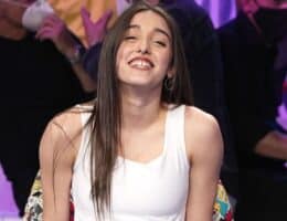 giulia stabile amici parigi look trasformazione capelli