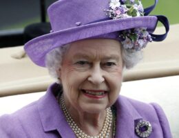 regina elisabetta morto ultima foto look