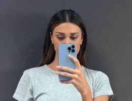 Belen Rodriguez nuovo look capelli parrucca long bob le iene