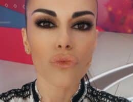 Bianca Guaccero oggi nuovo look capelli bionda