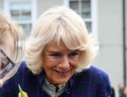 Camilla Parker bowles nuovo look capelli taglio