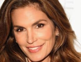 cindy crawford età fisico body intimo