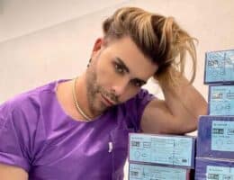 giacomo urtis nuovo look capelli lunghi