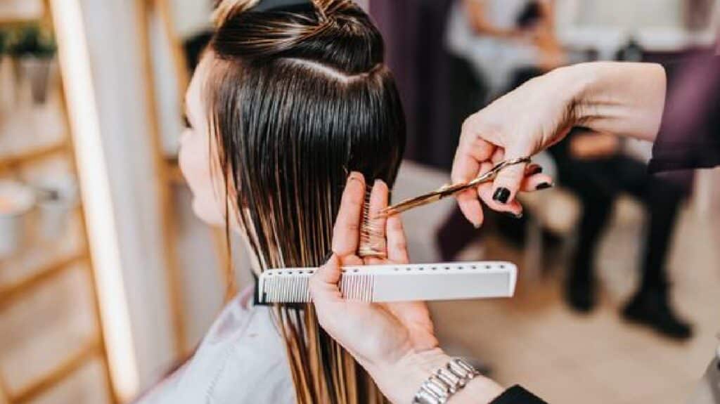 Il taglio che fa sembrare i capelli più lunghi: che chic