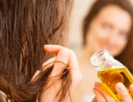 lavare i capelli dopo un impacco olio