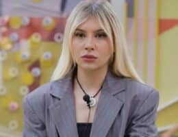 Gf Vip Micol Incorvaia capelli 'unti': ecco come li lava nella Casa