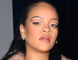 Rihanna capelli makeup 2023 Super Bowl