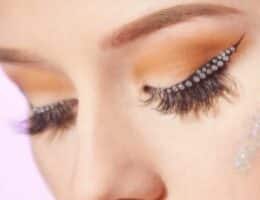 Trucco adesivo: cos'è e come si mette