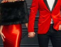 Parigi Fashion Week tra make-up bold e colorato e acconciature da urlo