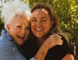 Donne felici in età matura