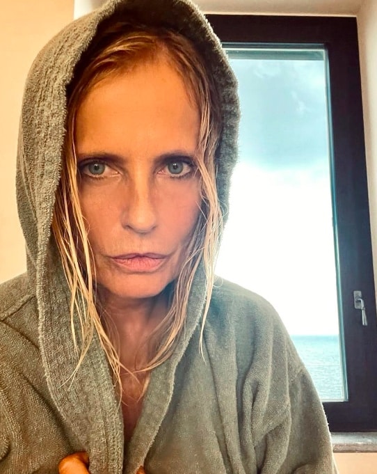 Isabella Ferrari, il taglio per over 50 lo detta lei: sofisticato e casual