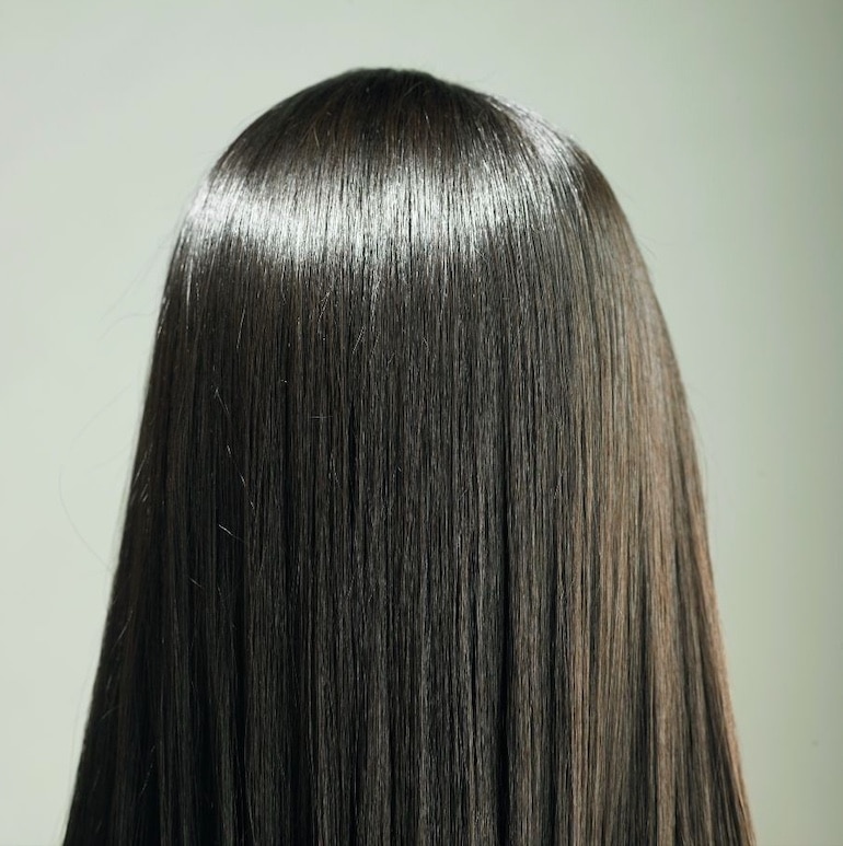 Capelli spenti: i migliori prodotti per renderli luminosi effetto specchio