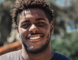 Come prendersi cura dei capelli afro