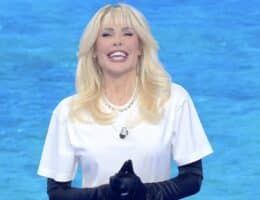 ilary blasi nuovo look capelli isola dei famosi