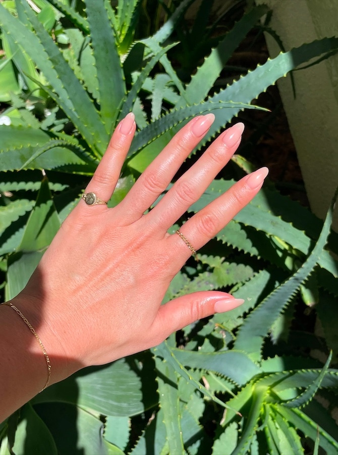 Unghie primavera 2023: le "rich nails" sono tra noi