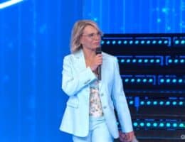maria de filippi amici 22 look prezzo