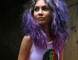 Come abbinare il viola all’incarnato