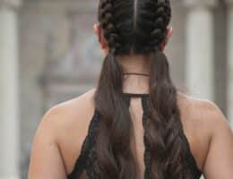 La nuova tendenza con trecce e codini pazzi