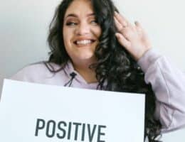 La modella curvy più conosciuta del mondo