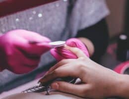 Come eseguire correttamente la dry manicure