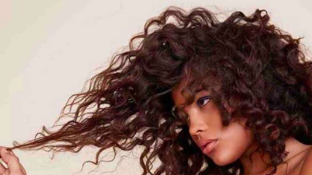 Quali sono gli errori che facciamo tutti e che distruggono i capelli?