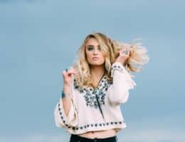 Come schiarire i capelli biondi