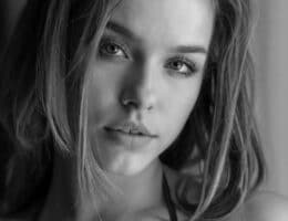 Idee da copiare per capelli fino alle spalle