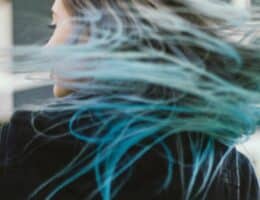 Come realizzare i Peekaboo Hair?