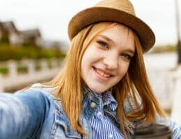 Capelli lisci scalati o sfilati?