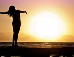 Abbronzarsi al tramonto