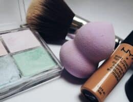 Come realizzare una base trucco