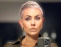 'Ghosted Hair': il colore grigio platino più alla moda