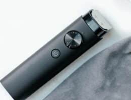 Come tagliare i capelli con il rasoio elettrico