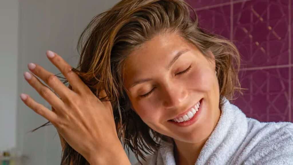 Look estivo senza crespo: il cocktail di prodotti per capelli è la chiave