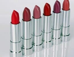 Tonalità di rossetto: dal rosso al viola, passando per il marrone e il rosa