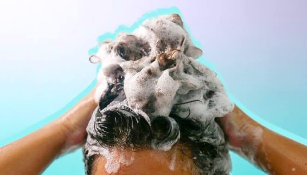How often should you wash your hair?  Opinions of a hairdresser, dermatologist and colorist