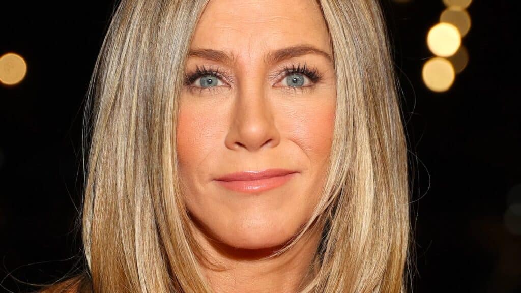 Jennifer Aniston, sul viso "sperma di salmone". A che serve questo esotico trattamento beauty