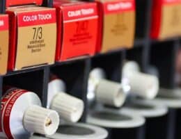 Tubetti di tintura per capelli