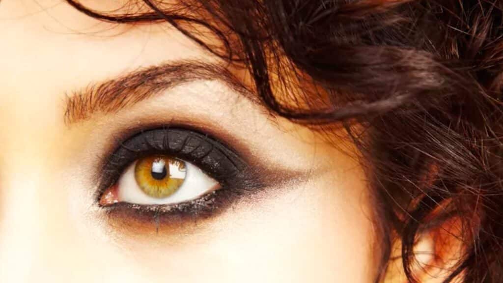Trucco occhi scuro: 3 look diversi e super neri. La guida passo passo