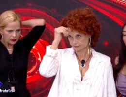 gf-beatrice-luzzi-gesto significato